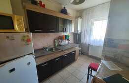 Apartament de 3 camere, decomandat, 56 mp, zona Lipovei