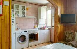 Apartament 4 camere, semidecomandat, cu garaj, zona linistita