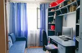 Apartament 4 camere, semidecomandat, cu garaj, zona linistita