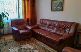 Apartament 4 camere, semidecomandat, cu garaj, zona linistita