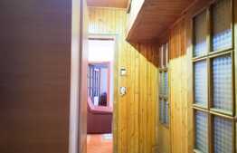 Apartament 4 camere, semidecomandat, cu garaj, zona linistita