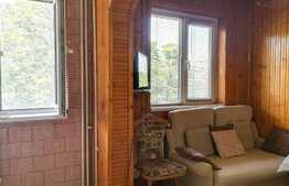 Apartament 4 camere, semidecomandat, cu garaj, zona linistita