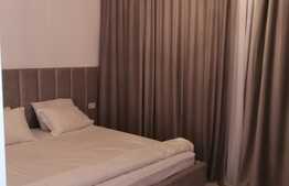 Duplex MOBILAT despărţit prin garaj cu suprafață utilă de 150 mp și teren de 350 mp în Dumbrăviţa 