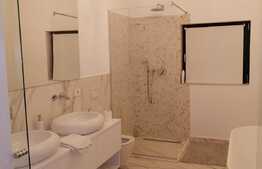 Duplex MOBILAT despărţit prin garaj cu suprafață utilă de 150 mp și teren de 350 mp în Dumbrăviţa 