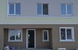 Casa tip triplex, 70 mp utili, 280 mp teren, zona accesibila, Mosnita Noua