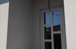 Vanzare 1/2 Duplex 80 mp utili, 300 mp teren Mosnita Veche