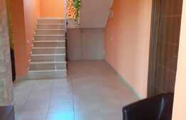 Vilă deosebită, 280 mp, teren 2200 mp în Giarmata Vii!