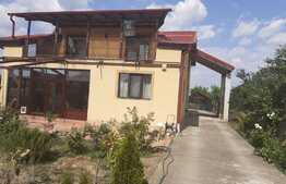 Vilă deosebită, 280 mp, teren 2200 mp în Giarmata Vii!