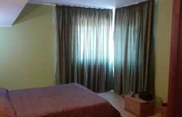 Vilă deosebită, 280 mp, teren 2200 mp în Giarmata Vii!