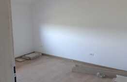 1/3 Triplex de 99 mp utili, imobil nou, in Moşniţa Veche