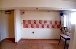 Apartament la mansarda, balcon, pod amenajat, zona Dambovita