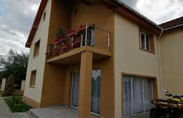 Casa mobilata de 175 mp utili plus un imobil 75 mp utili, 1700 mp teren, zona Remetea Mare