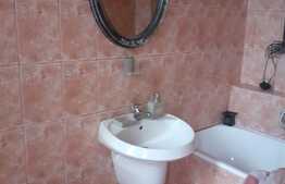 Casă 2 corpuri, suprafaţă de 270 mp în zona Stadion 