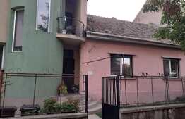 Casă 2 corpuri, suprafaţă de 270 mp în zona Stadion 