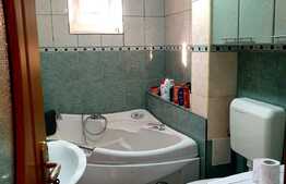 Apartament 3 camere, 2 balcoane, 70 mp utili, zona Spitalul Judetean, Girocului