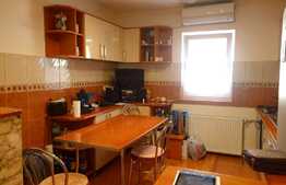 Apartament 3 camere, 2 balcoane, 70 mp utili, zona Spitalul Judetean, Girocului