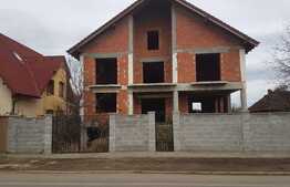 Casa la rosu, 600 mp utili, 1154 mp teren, Zona Freidorf