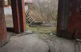 Casa la rosu, 600 mp utili, 1154 mp teren, Zona Freidorf