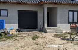 Casa individuala de vanzare, 180 mp utili, teren 631 mp, Ghiroda