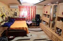 Garsoniera cu o suprafata de 35 mp, zona Balcescu, curte comuna