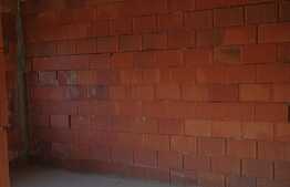 Duplex 1/2 Mosnita Veche, zona langa parc, teren 360 mp, suprafata utila 125 mp.