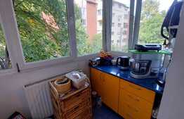 Apartament de 3 camere, decomandat, 70 mp, zona Aradului, 2 balcoane