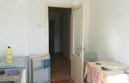 Apartament 3 camere, decomandat, 65 mp utili, garaj, zona Medicina