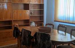 Casa de vanzare cu spatiu comercial, 230 mp utili, zona Sagului