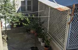 Casa de vanzare cu spatiu comercial, 230 mp utili, zona Sagului