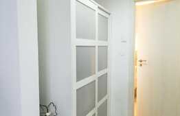 Apartament 3 camere, etaj intermediar, semidecomandat, 63 mp utili, zona Modern