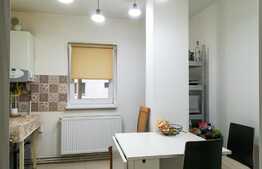 Apartament 3 camere, etaj intermediar, semidecomandat, 63 mp utili, zona Modern