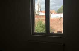 Apartament de 2 camere, 64 mp, pod de 40 mp, cu garaj, zona Bălcescu!