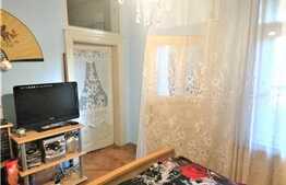 Apartament de 3 camere în clădire istorică, 88 mp, zona Sinaia!