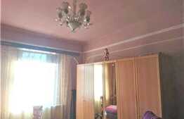 Apartament de 3 camere în clădire istorică, 88 mp, zona Sinaia!