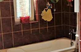 Apartament de 3 camere în clădire istorică, 88 mp, zona Sinaia!