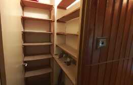 Apartament spatios de 3 camere, decomandat, 74 mp, etaj intermediar, zona Sagului