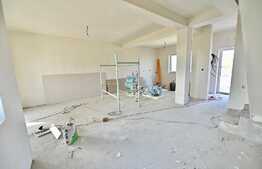 Duplex superb de vanzare, 320 mp teren, in Mosnita Noua