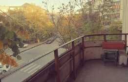 Apartament de 4 camere, 2 balcoane, zona Bucovina! Oportunitate!