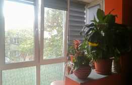 Apartament 3 camere, semidecomandat, etaj intermediar, zona Dacia