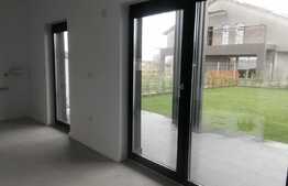 1/2 Duplex de lux la cheie, 81 mp, teren 324 mp în Moșnița Nouă