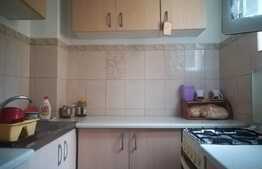 Apartament 3 camere, etaj intermediar, zona Sagului