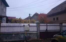 Teren cu casă demolabilă cu suprafaţă de 667 mp în Mehala