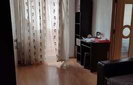 Inchiriez apartament cu 2 camere, baie si bucatarie, decomandat , utiliat/mobilat  zona spitalului Judetean 