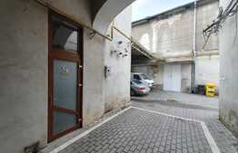 Ansamblu de clădiri pe arteră principală în Iosefin!