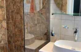 Vilă deosebită cu piscină şi grădină superbă, suprafaţă utilă 210 mp şi teren 908 mp în Braytim