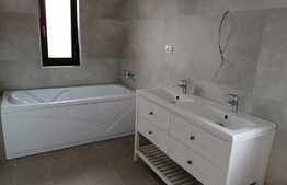 1/2 duplex la cheie cu suprafaţă utilă de 120 mp şi teren de 430 mp  în Dumbrăviţa