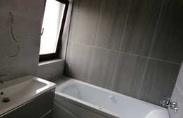 1/2 duplex la cheie cu suprafaţă utilă de 120 mp şi teren de 430 mp  în Dumbrăviţa