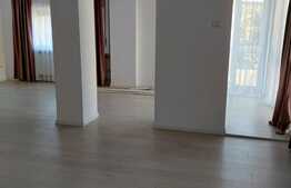 Apartament 3 camere, 113 mp, decomandat, etaj intermediar, zona Centrala