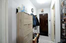Apartament 3 camere, balcon si boxa, zona Garii