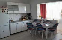 Apartament 2 camere, 56 mp decomandat, etaj intermediar, zona Lipovei